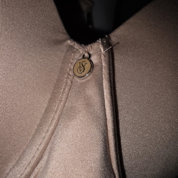 Victoria's Secret Nude Body Satin Bra Sz 36D - Picture 3 of 4